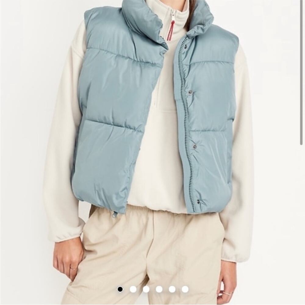 Old Navy Underwater Quilted Puffer Vest - Picture 7 of 14